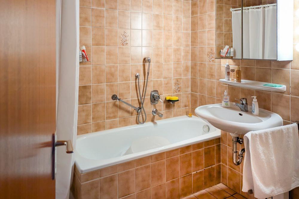 Selbstnutzer  u. Kapitalanleger aufgepasst: schöne, helle 2-Zimmer-ETW mit tollem Blick über Erbach!