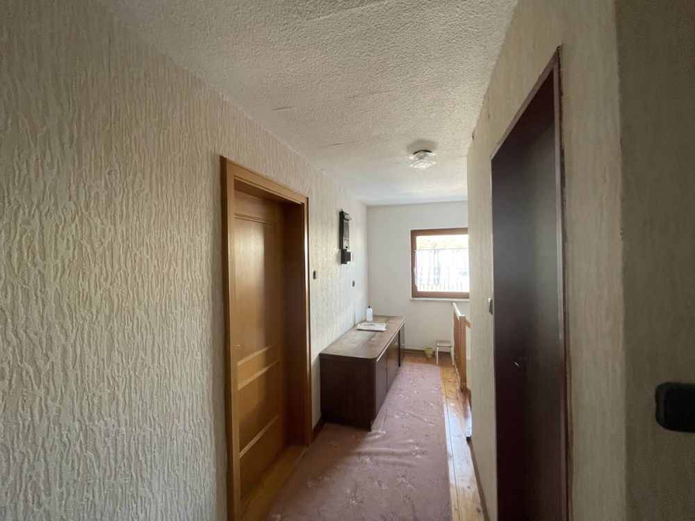 Einfamilienhaus mit großer Maschinenhalle und Werkstatt in Waidhaus!