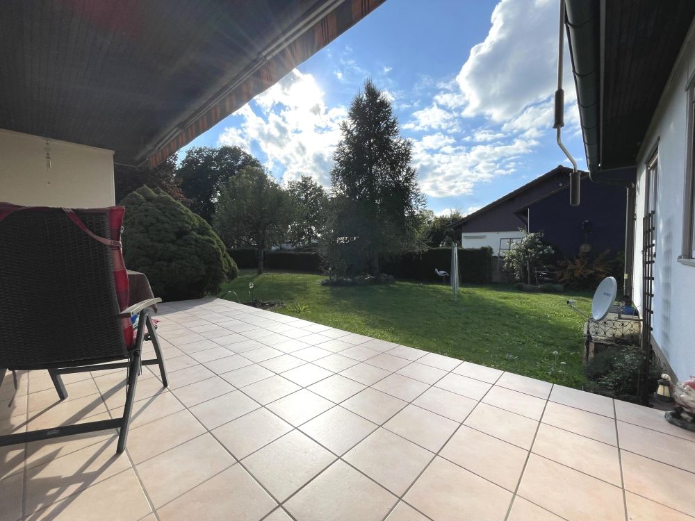 BUNGALOW-FERTIGHAUS AUF ÜBER 1.000 m²