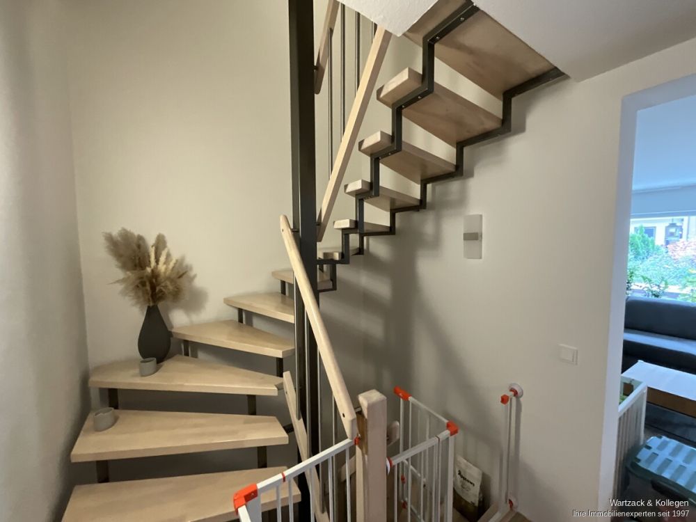 Hier können Sie sofort einziehen 
- viel Platz für die ganze Familie 
und vollständig modernisiert!