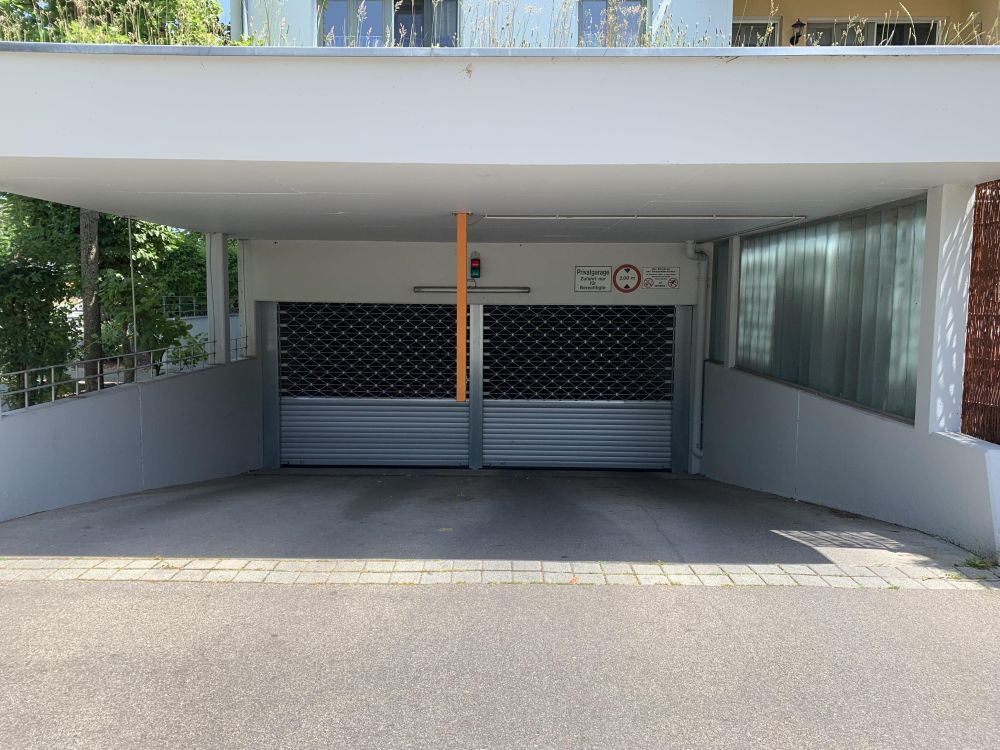 Charmante Dachgeschosswohnung mit Südbalkon und Tiefgaragenstellplatz in Augsburg-Oberhausen