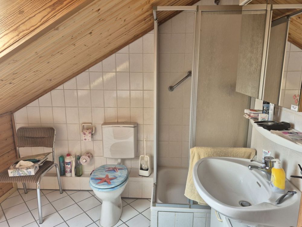 Geräumiges Reihenendhaus mit Garten und Potenzial in ruhiger Lage von Bruchköbel