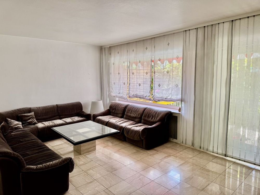 Echte Rarität: 2 Häuser vereint 
Großzügiges Ein- bis Zweifamilienhaus 
mit diversen Möglichkeiten