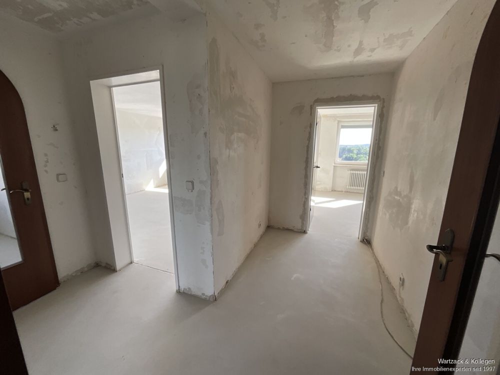 Über den Dächern von Schwaig - 3-Zimmer-Wohnung mit Ausblick, Balkon, Einbauküche und Garage