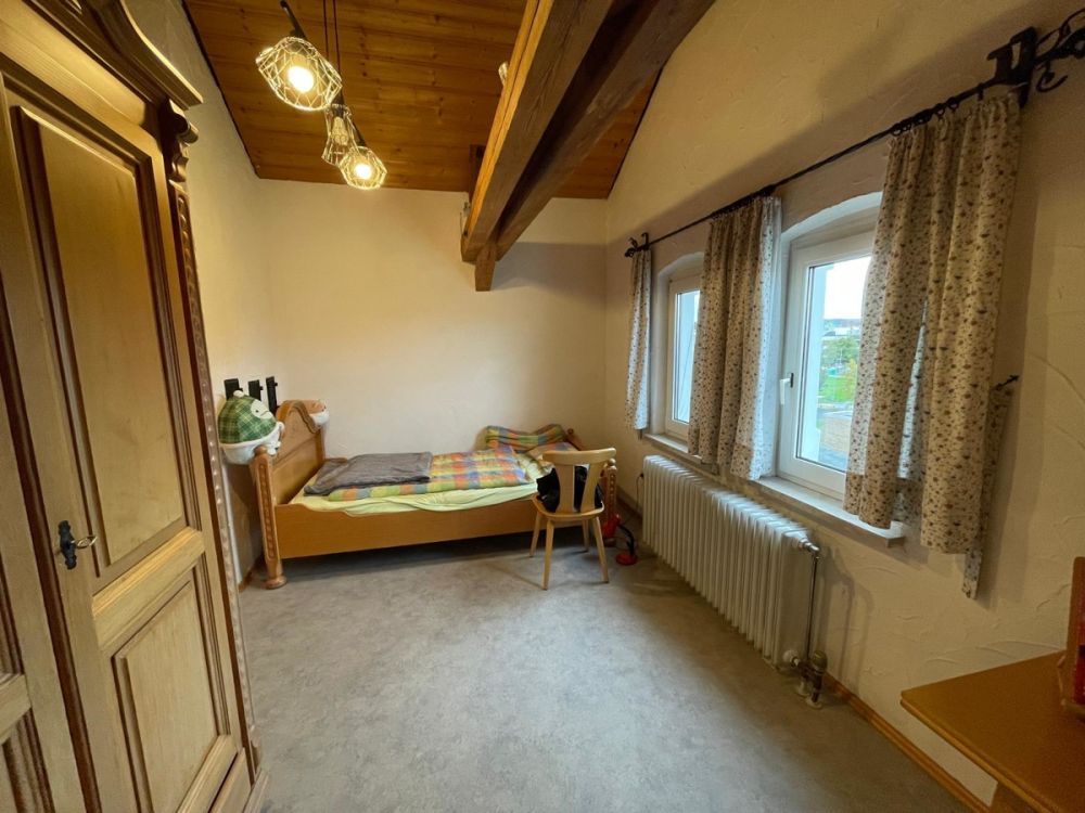 Attraktives Mehrfamilienhaus mit 11 Apartments und Top-Lage direkt am sanierten Bahnhof