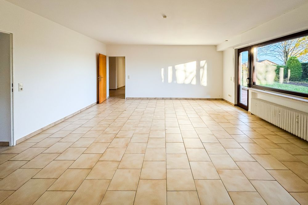 Repräsentatives Mehrfamilienhaus in Reinheim/Zeilhard - Großzügig, vielseitig und sofort bezugsfrei