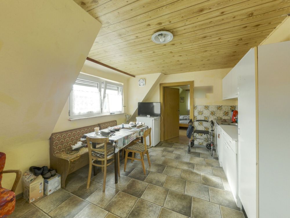 Gemütliches Einfamilienhaus über den Dächern von Dietenhofen - ideal für handwerklich begabte Familien