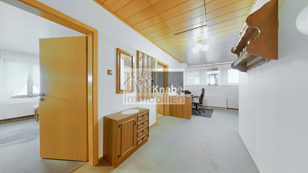 Flur/ Büro im OG