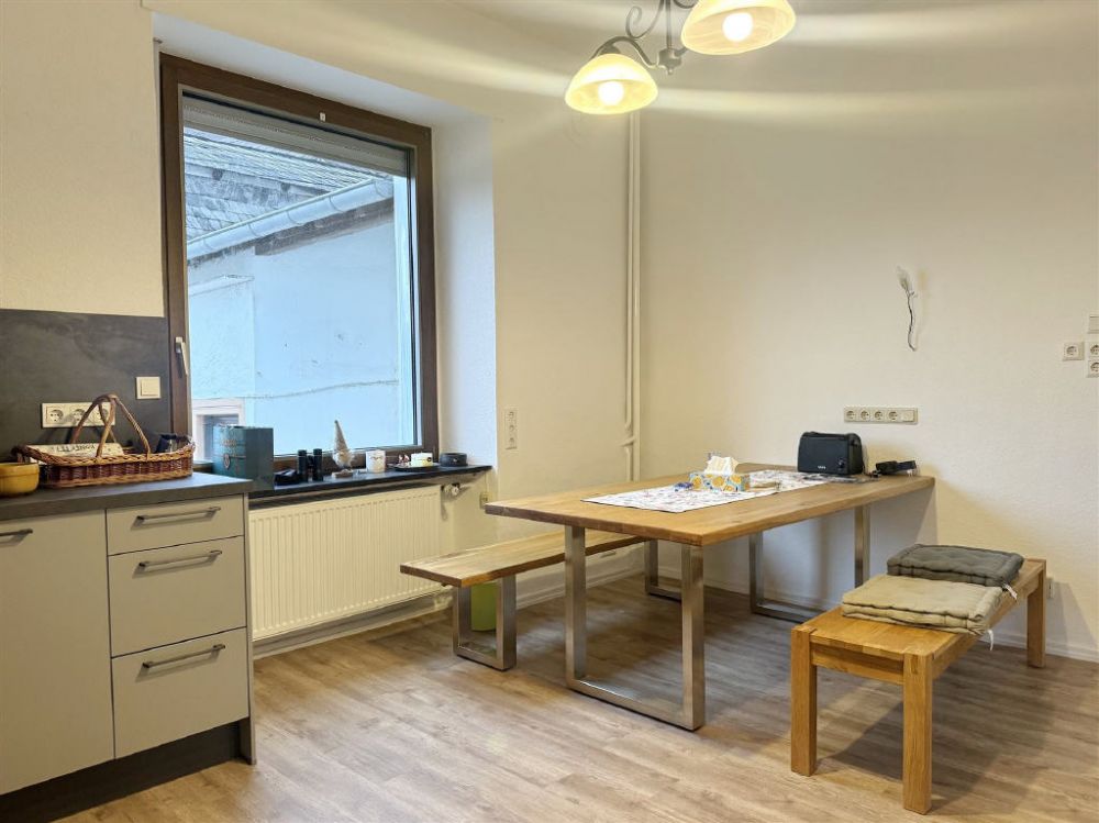 Stattliches Wohn- und Geschäftshaus in exponierter Lage