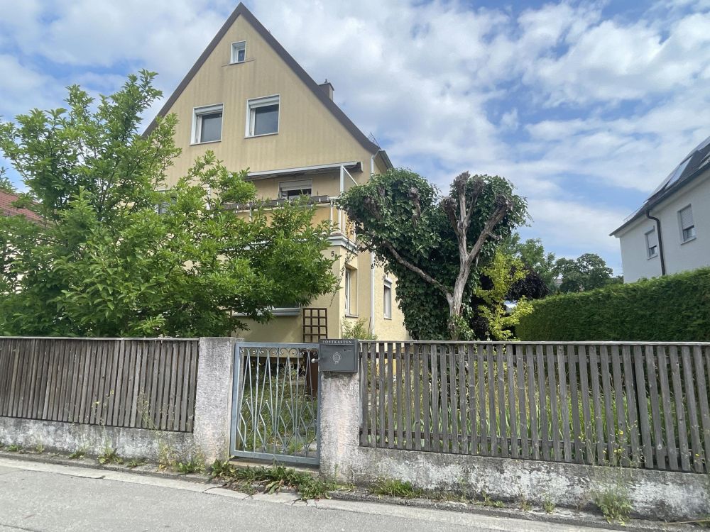 Attraktives Grundstück mit Altbestand in Augsburg-Haunstetten - 
Solide Basis für neue Wohnideen