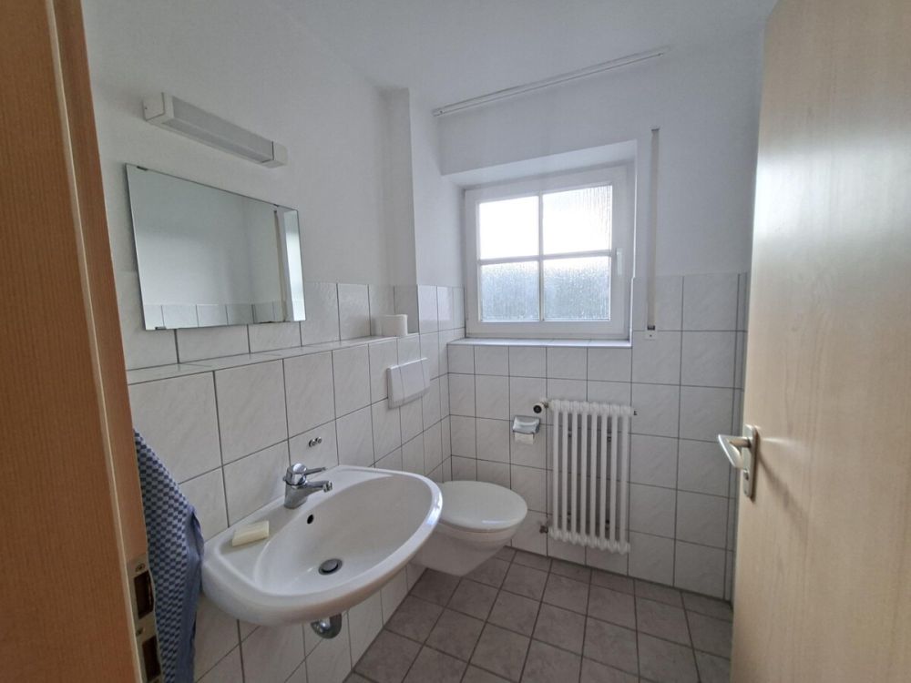 Großzügige Pfarrhauswohnung auf 2 Ebenen in Hürben!