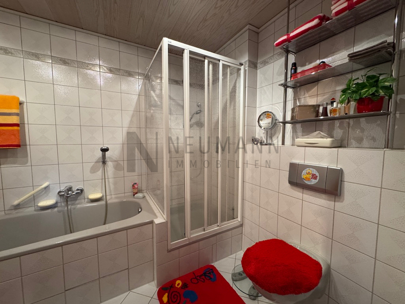 Großes Mehrfamilienhaus mit Garten in schöner Lage von Mörfelden