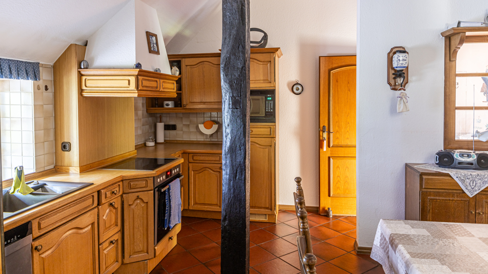 Exklusives und gepflegtes Reetdachanwesen mit Pferdestall in ländlicher Lage von Bad Zwischenahn