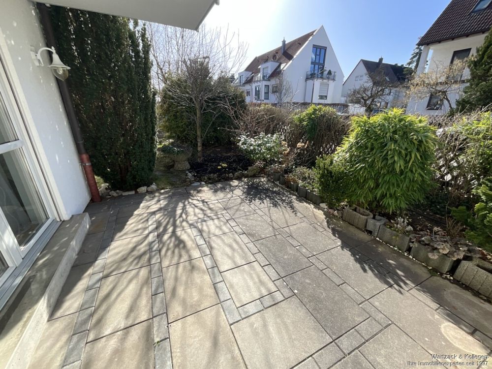 Terrasse mit Gartenanteil