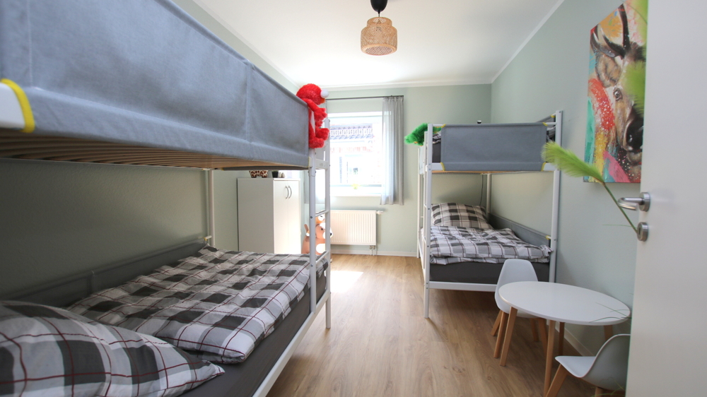 Stilvolle Erdgeschosswohnung mit Einbauküche und Terrasse in Wiefelstede / Zentrum