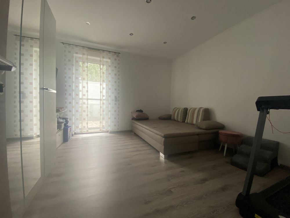 Sehr schöner, moderner Bungalow mit großem Carport in Störnstein zu verkaufen!