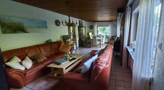 Einfamilienhaus in Alleinlage mit großem Grundstück und eigenem Wald