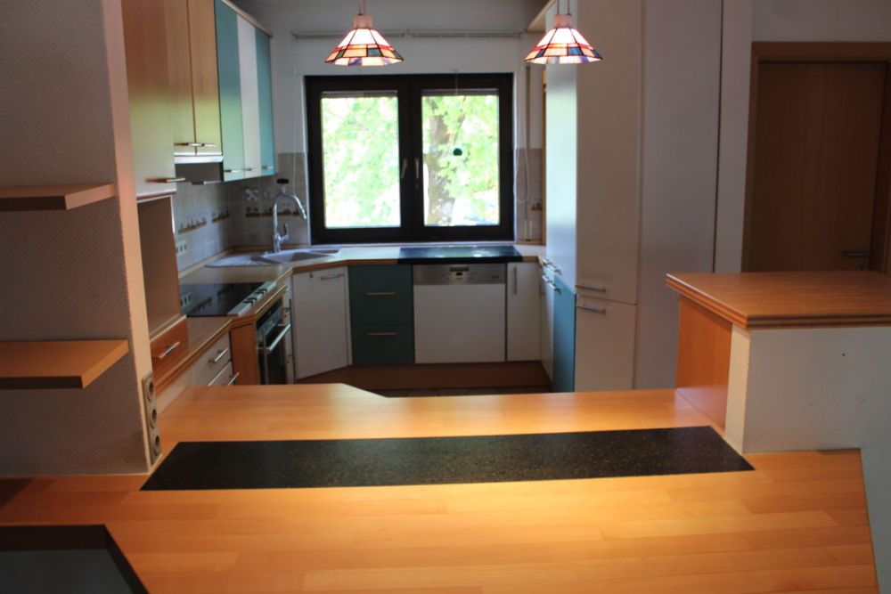 Hofheim-Toplage
Wunderbare Doppelhaushälfte mit Einliegerwohnung