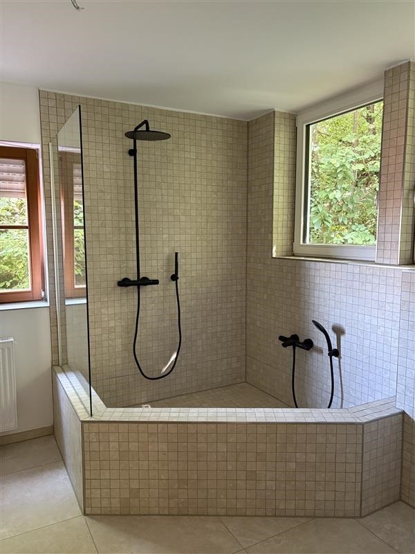 Großzügiges Wohnerlebnis mit Garten, Doppelgarage & luxuriöser Ausstattung!