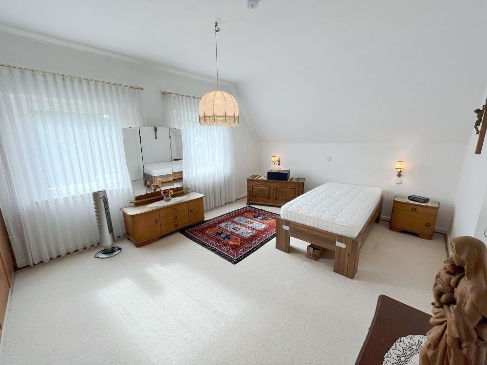 Gepflegtes Einfamilienhaus mit großzügigem Grundstück und Garage in sehr stadtnaher Lage von Rheine (11)