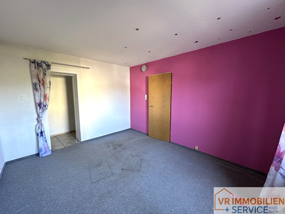 Doppelhaushälfte mit zwei Wohneinheiten und großem Potenzial in 98617 Meiningen-Walldorf