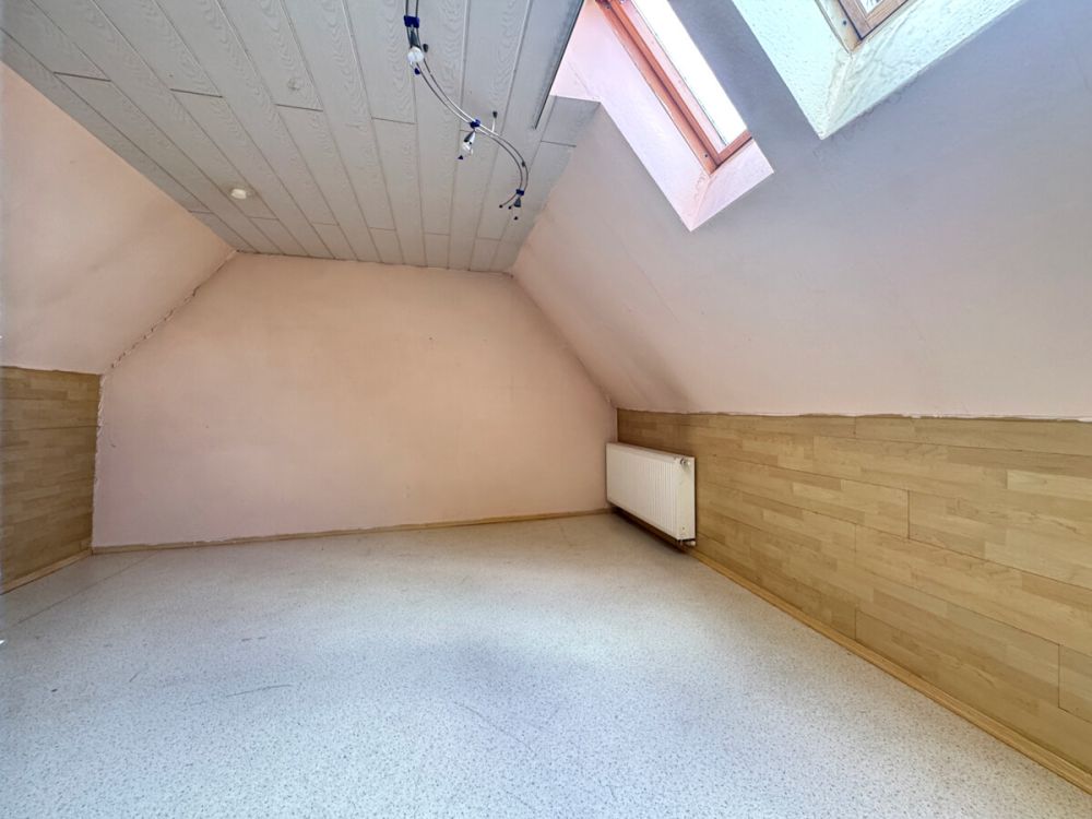 Arbeits-/ Schlafzimmer Dachspitz