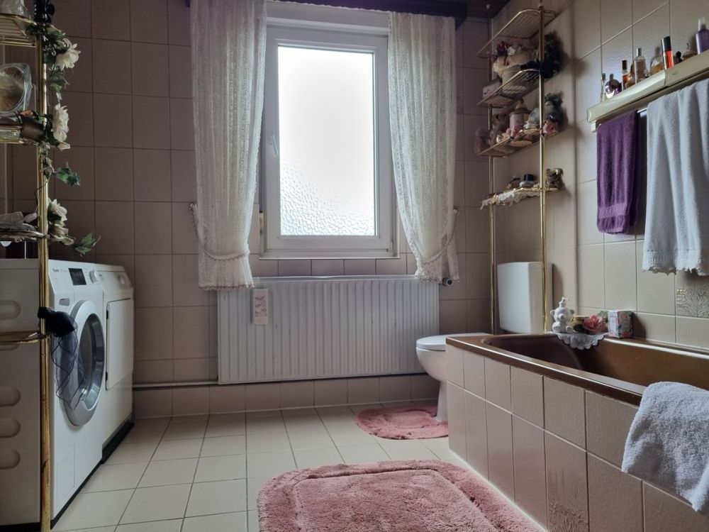 Zweifamilienhaus mit weiterer Ausbaumöglichkeit!