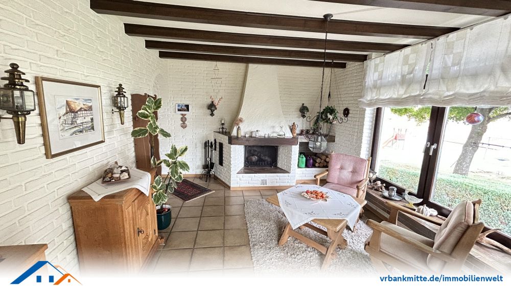 Charmantes Einfamilienhaus mit großem Grundstück, Garage und Blockhütte in Rüdershausen