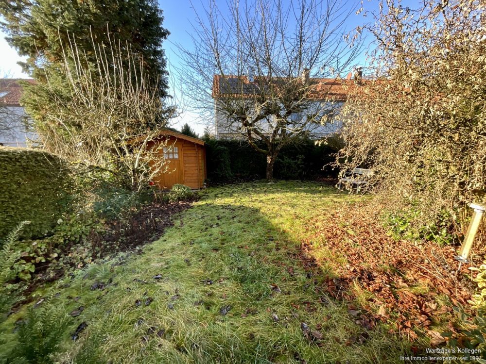 Garten mit Gartenhaus