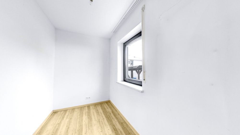 Alle unter einem Dach. Geräumiges Zweifamilienhaus in Erlangen-Frauenaurach.