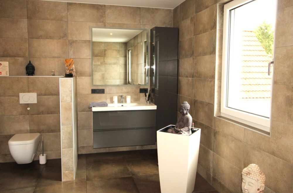 Ideal, um Wohnen und Arbeit zu verbinden: Top saniertes Wohn- und Geschäftshaus in Allersberg!