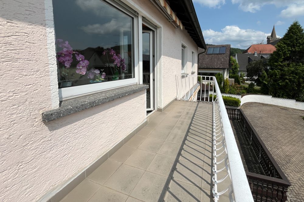 ***Das ist Ihre Chance - sonniges 2-FH mit weiterem Ausbaupotential auf großzügigem Grundstück***