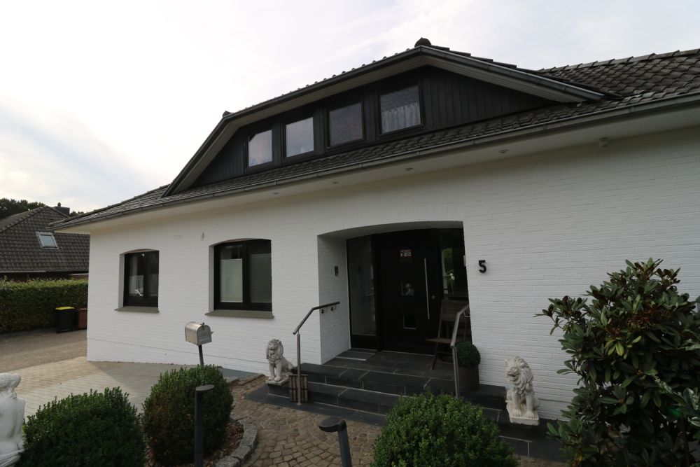 Provisionsfrei für den Käufer: Luxuriöses Einfamilienhaus in bester Lage von Damme - Nähe Bergsee!