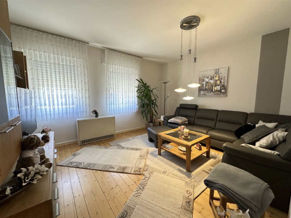 Schönes Einfamilienhaus mit Scheune und großem Grundstück