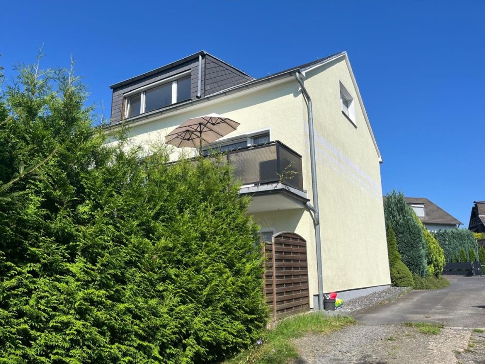 Sichere Kapitalanlage: gut vermietetes, gepflegtes Mehrfamilienhaus in Overath