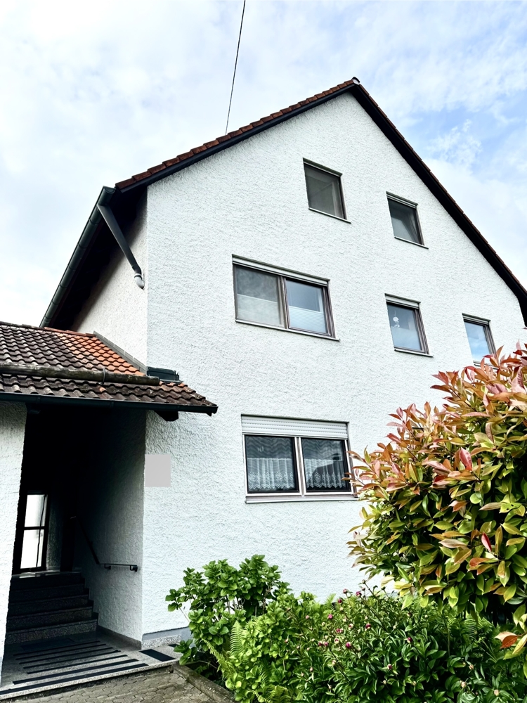 Helle 3,5-Zimmer-Dachgeschosswohnung mit schönem Balkon