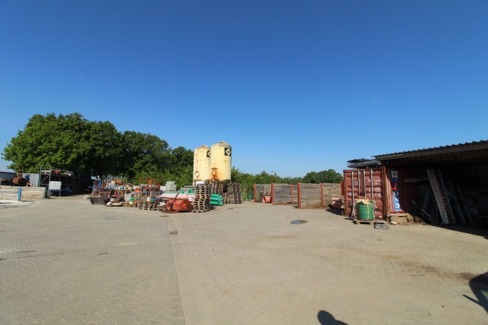 Gewerbehalle mit Weitblick