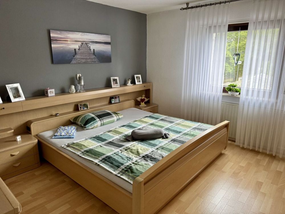 Ein- bis Zweifamilienhaus + Bauplatz