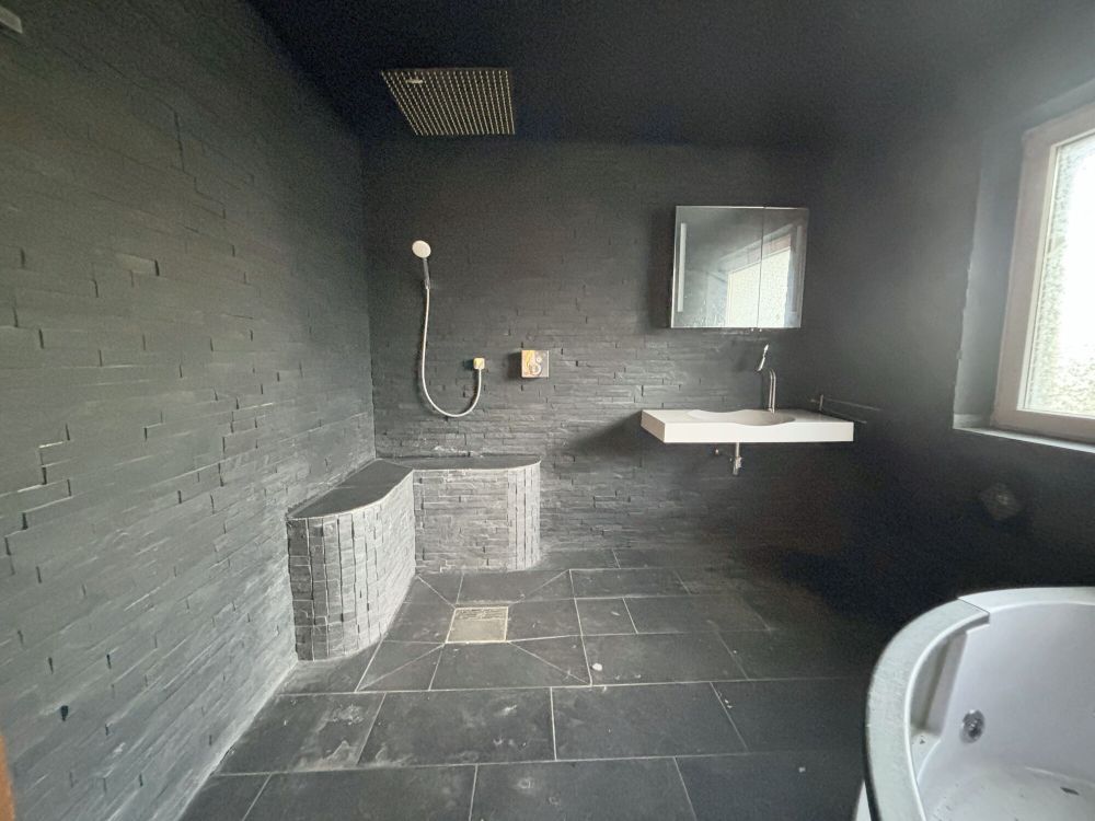 Renovierungsbedürftige Eigentumswohnung mit Garage im Hochpaterre: Ihr neues Zuhause in Ahlen erwartet Sie!