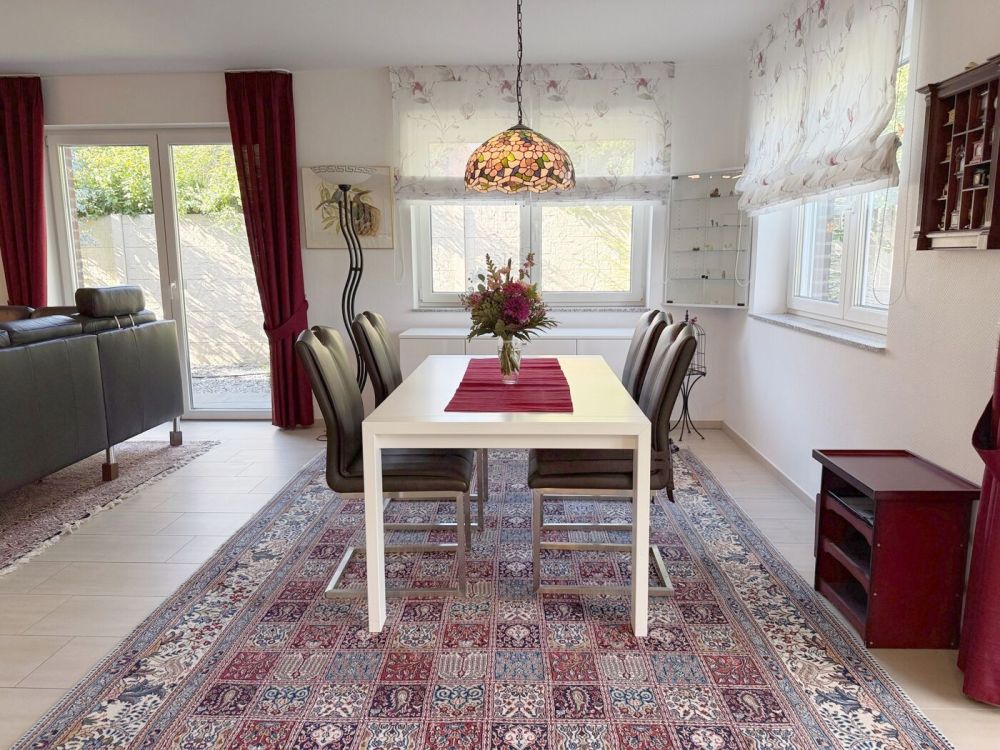 Freistehender Walmdachbungalow mit Garage – barrierefrei – gute Ausstattung