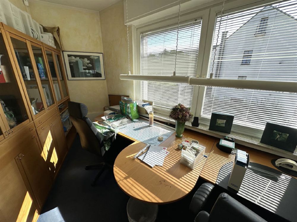 Büro Praxis OG