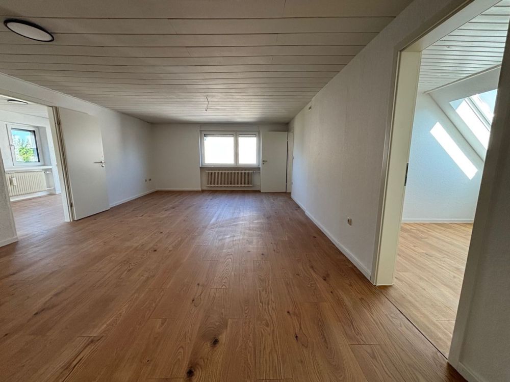 Charmante Doppelhaushälfte auf dem Heilsberg: Mit neuem Dach, Heizung und PV-Anlage