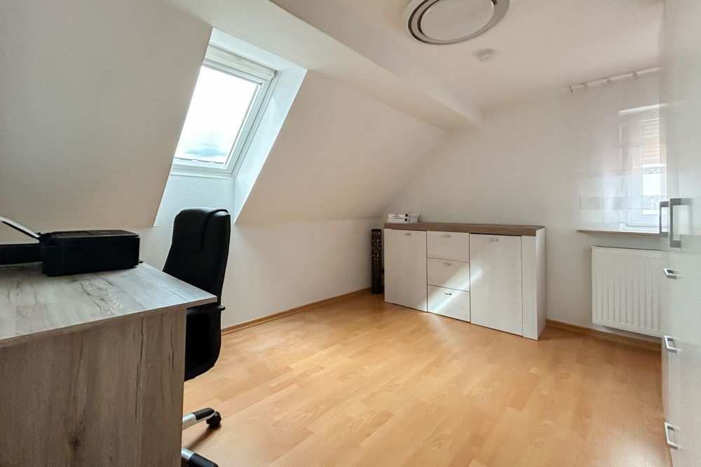 Platz für die ganze Familie – modernisiertes Einfamilienhaus mit Gartenparadies, Garage und Carport!