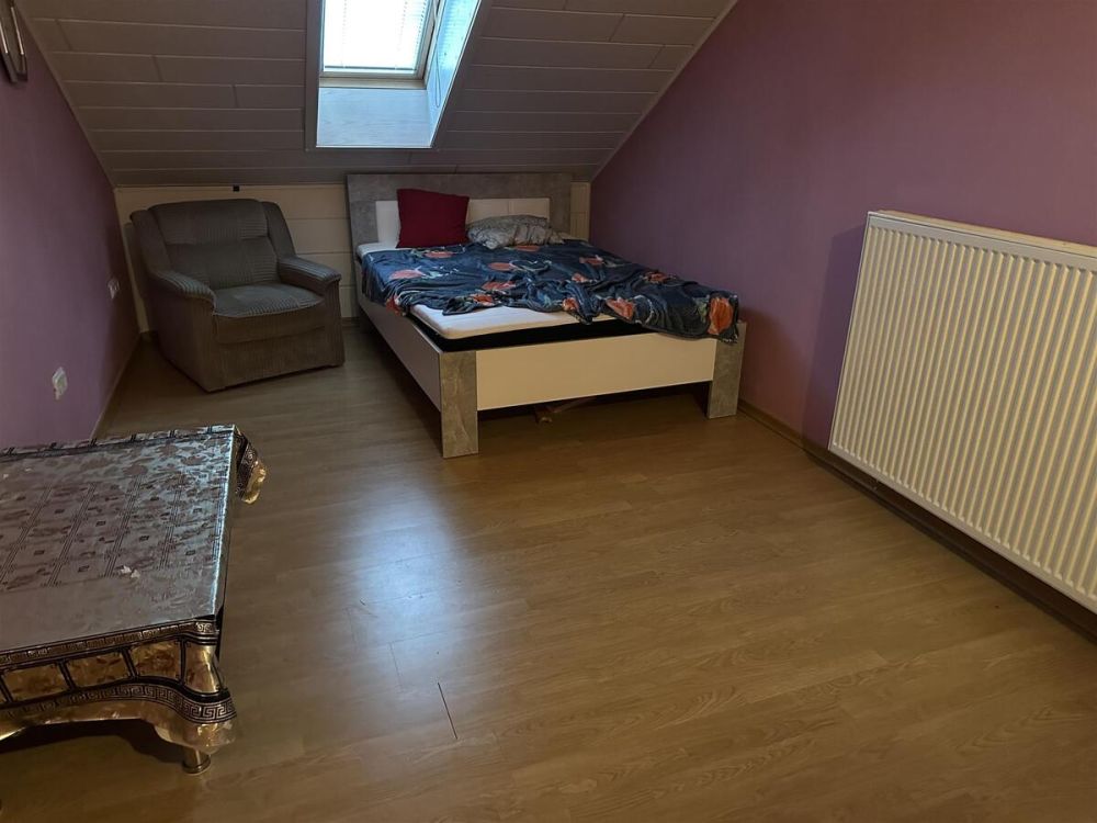 Schlafzimmer DG
