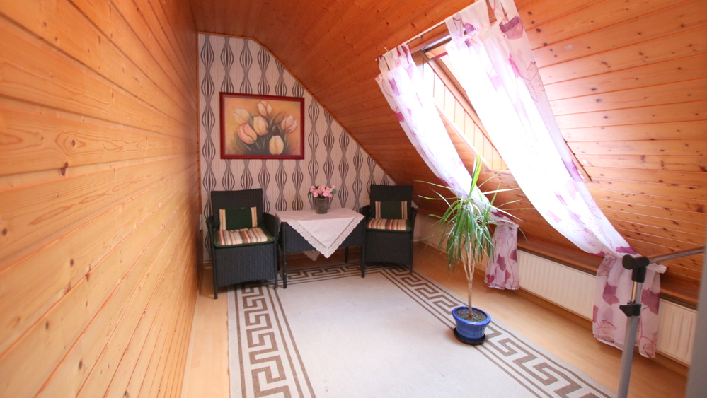 Ein-/Zweifamilienhaus mit großzü. Garten, Garage sowie abtrennbarem Bauplatz in Edewecht-Osterscheps