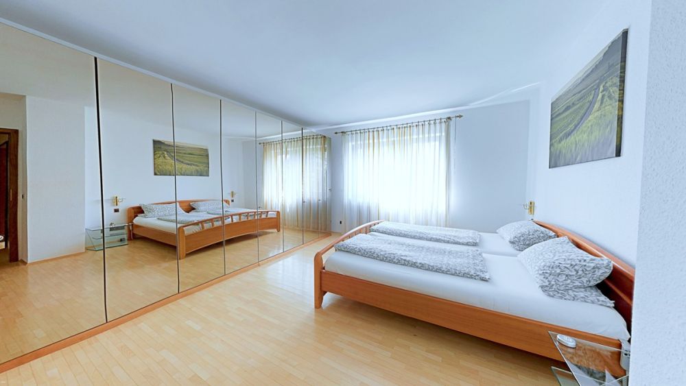 Hier haben Sie viel Platz und Ruhe für die große Familie oder zwei Generationen!