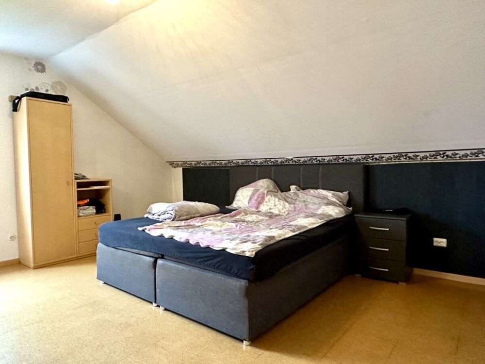 Schlafzimmer 1 DG