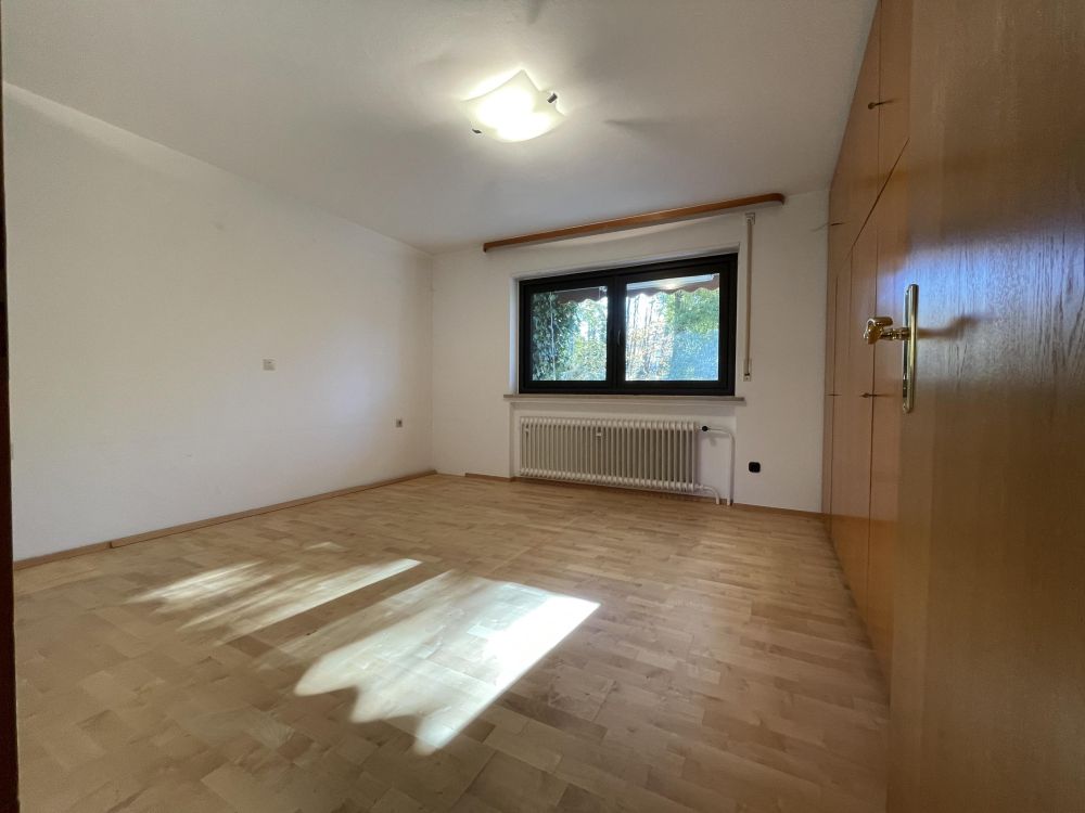 EG Schlafzimmer mit Einbauschrank