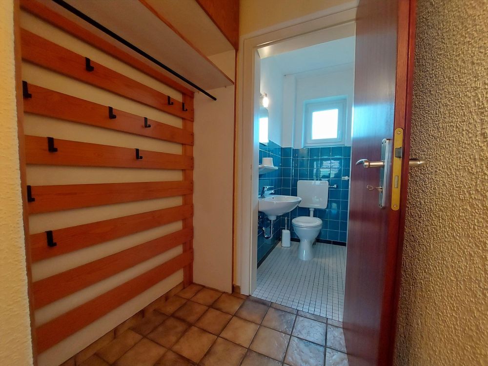 Garderobe und Gäste-WC EG