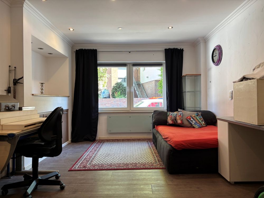 VIE-Dülken: Charmeoffensive! Bemerkenswert kuscheliges Haus 4 Schlafzimmer + Kamin + Wellness Lounge